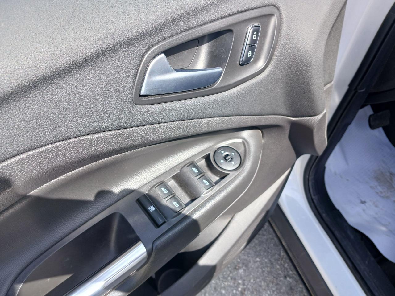 2016 Ford Escape SE - Photo #10