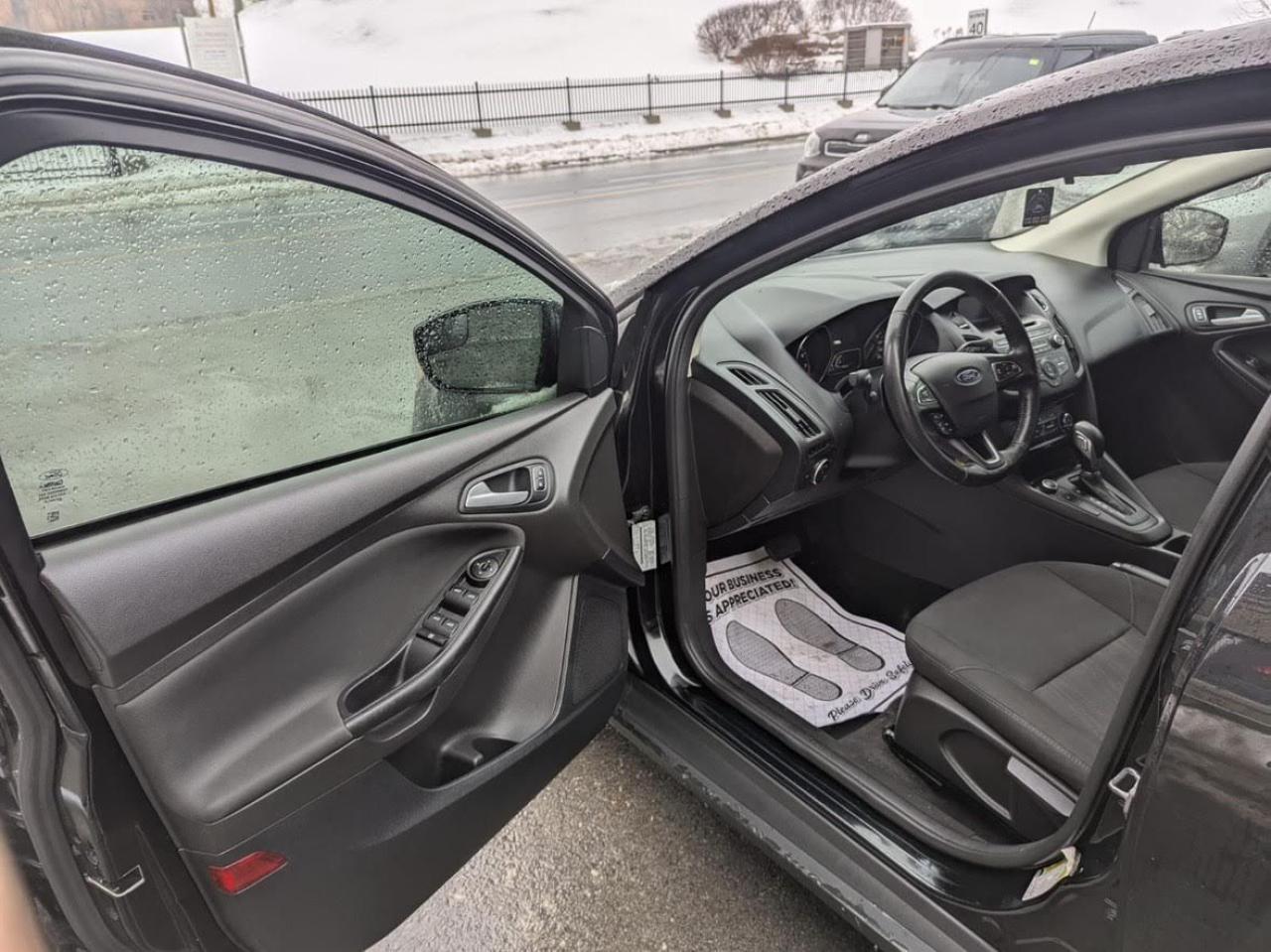 2017 Ford Focus  - Photo #6