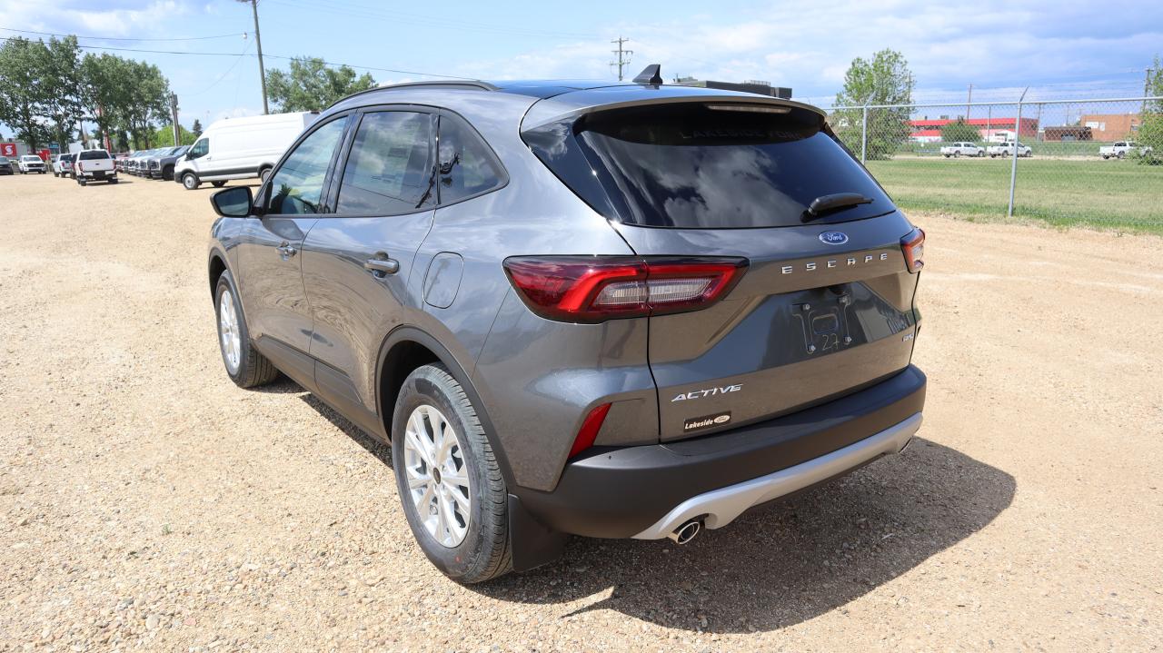 2025 Ford Escape Active Photo3