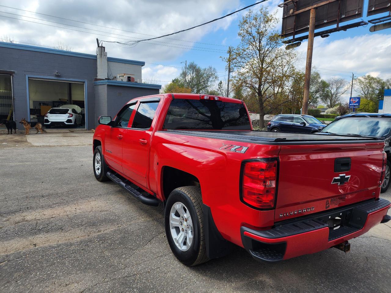 2018 Chevrolet Silverado 1500 LT Z71 - Photo #4