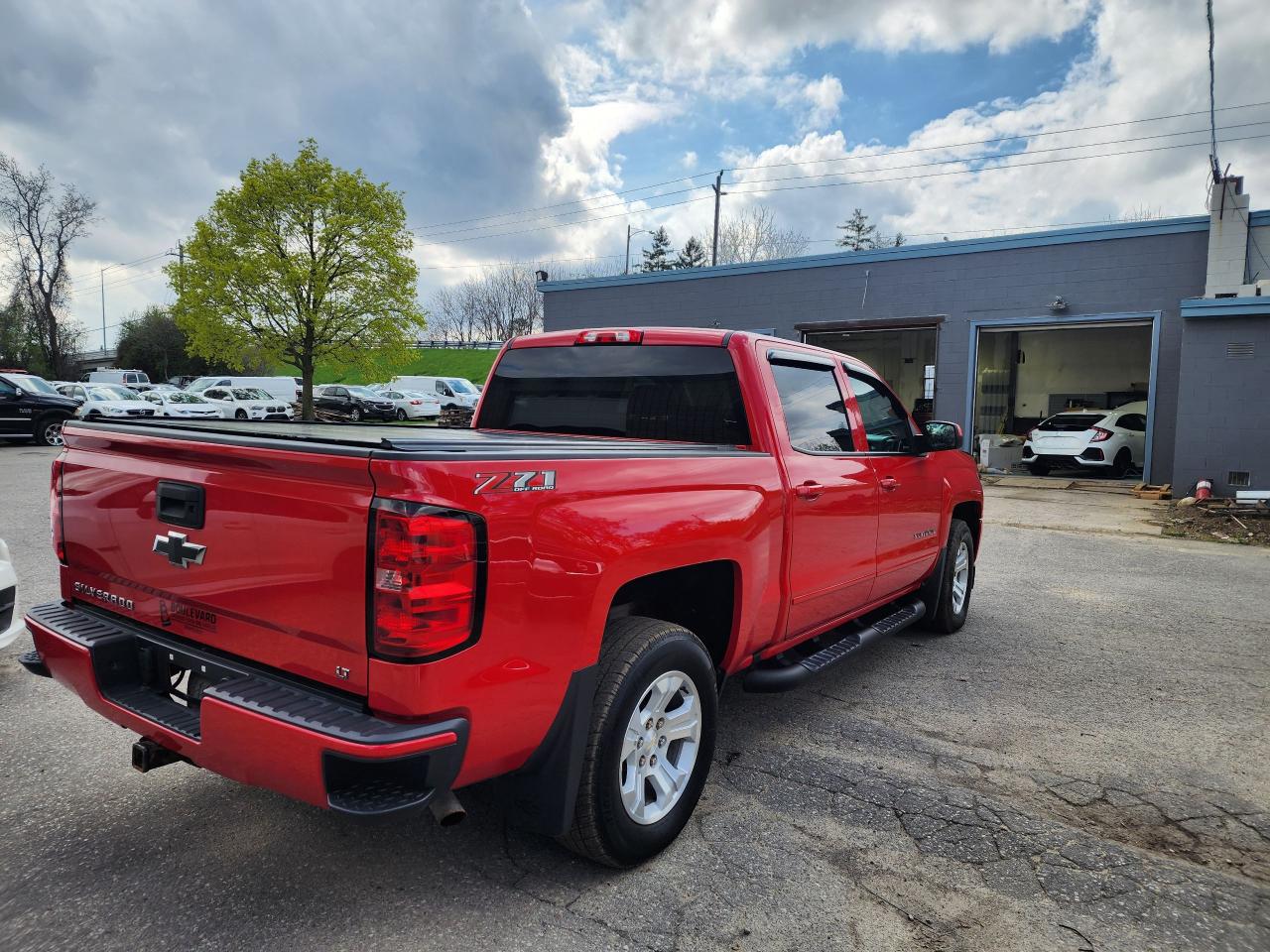 2018 Chevrolet Silverado 1500 LT Z71 Photo4