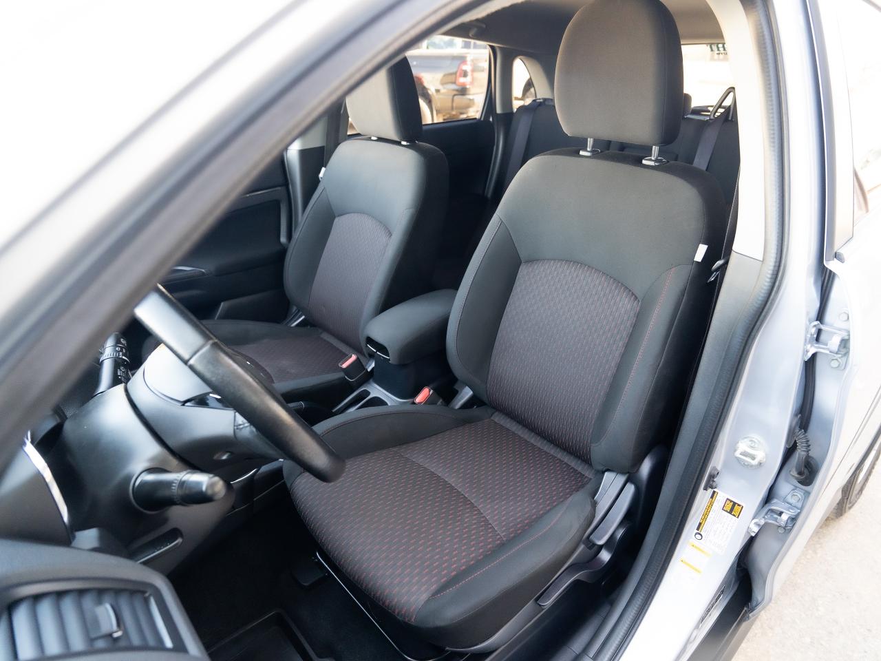 2017 Mitsubishi RVR SE AWD Photo16