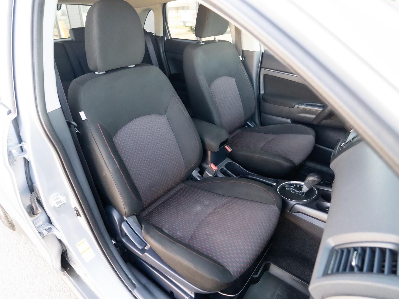 2017 Mitsubishi RVR SE AWD Photo40