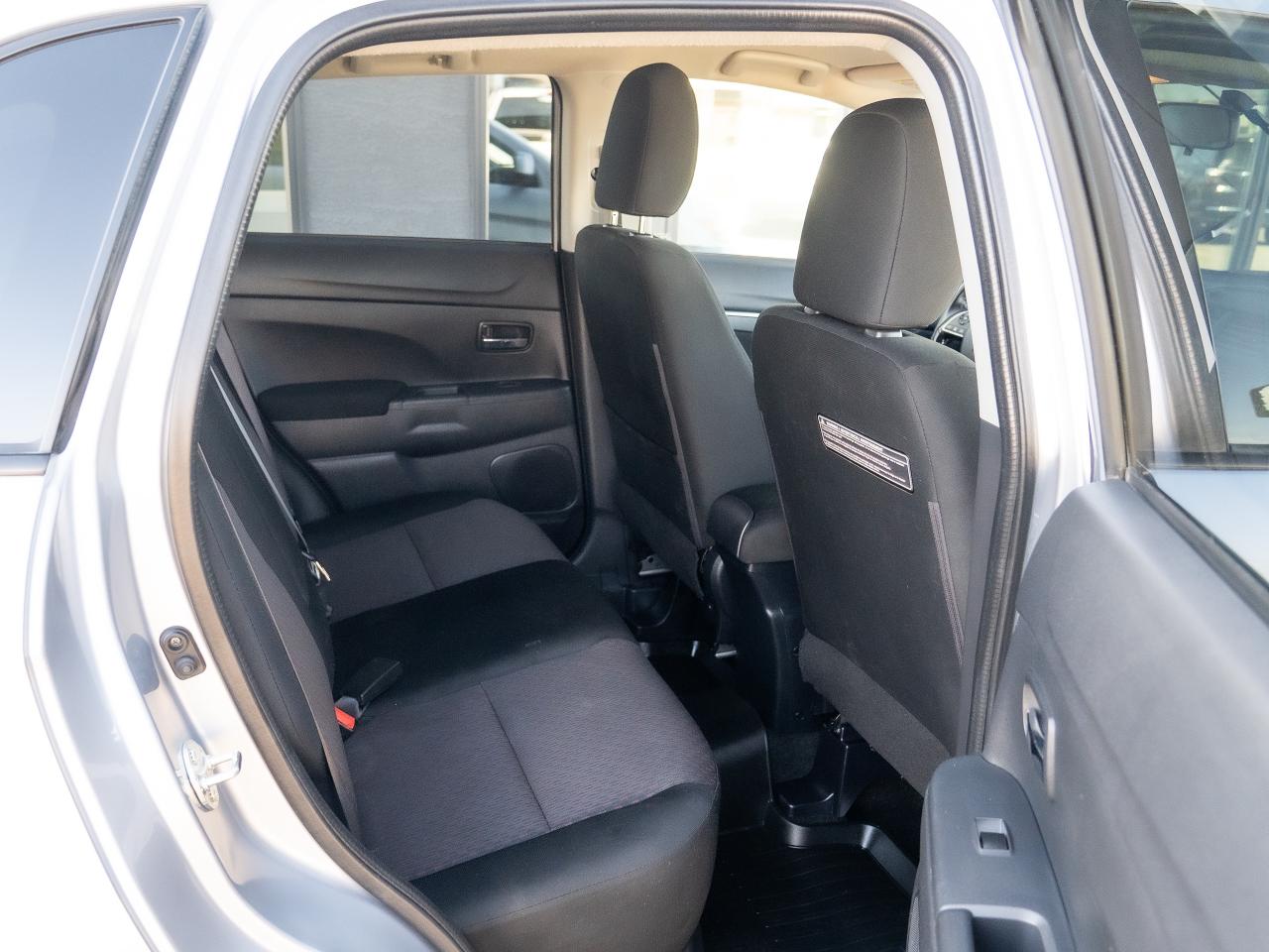 2017 Mitsubishi RVR SE AWD Photo18