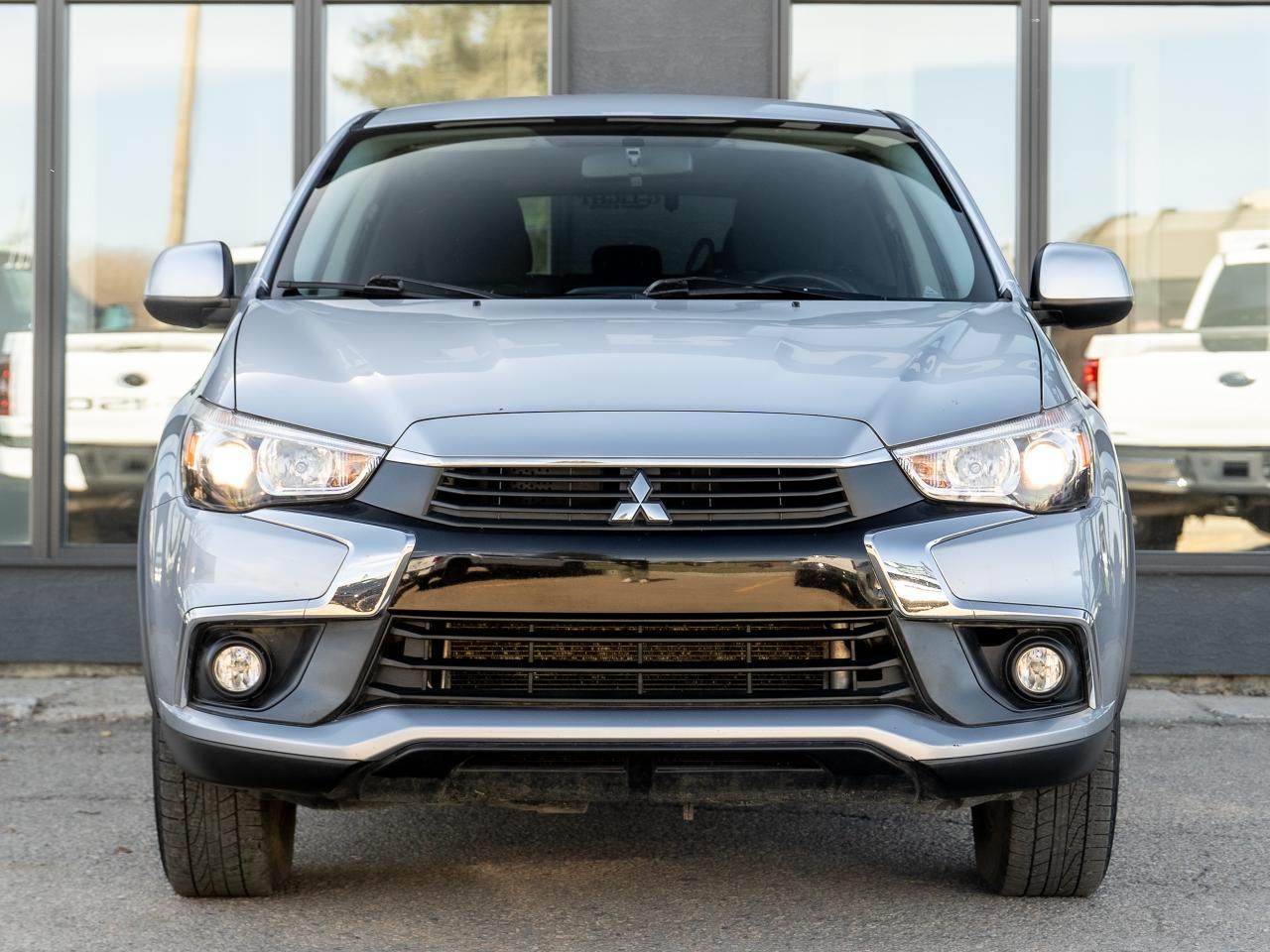 2017 Mitsubishi RVR SE AWD Photo2