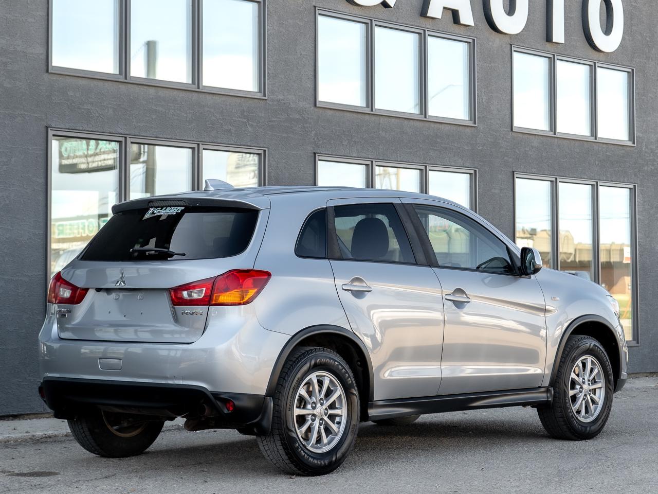 2017 Mitsubishi RVR SE AWD Photo5