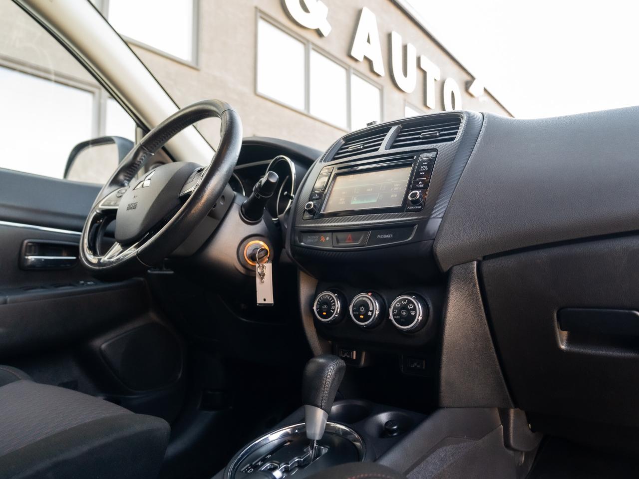 2017 Mitsubishi RVR SE AWD Photo20