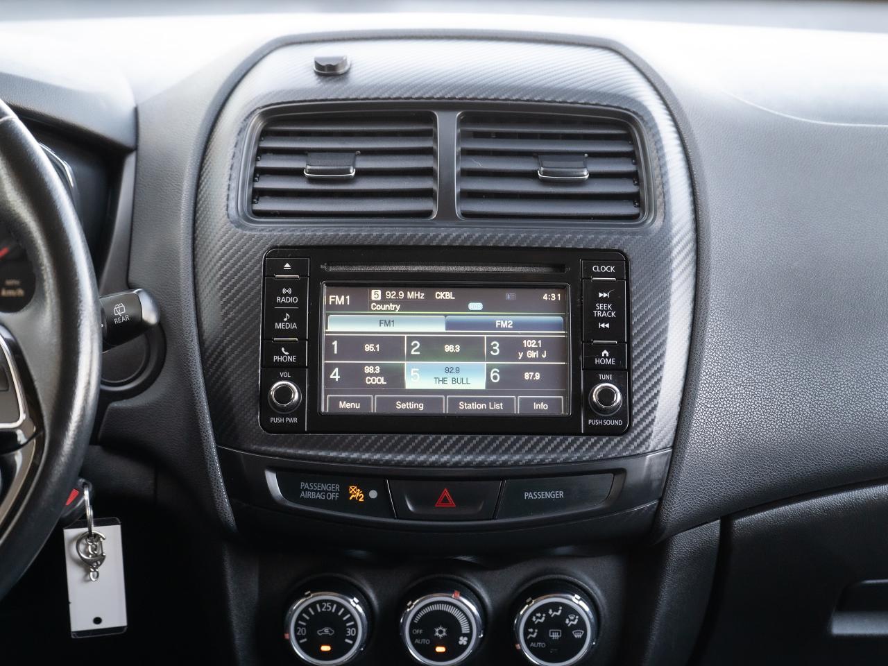 2017 Mitsubishi RVR SE AWD Photo8