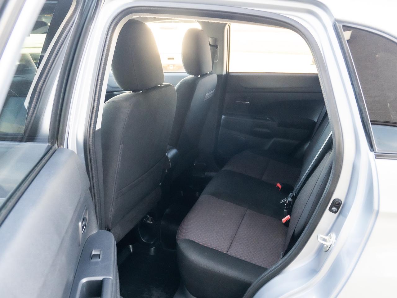 2017 Mitsubishi RVR SE AWD Photo17
