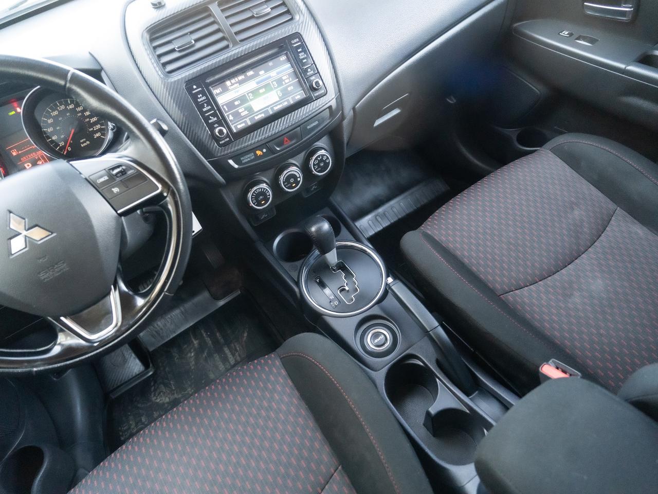 2017 Mitsubishi RVR SE AWD Photo9