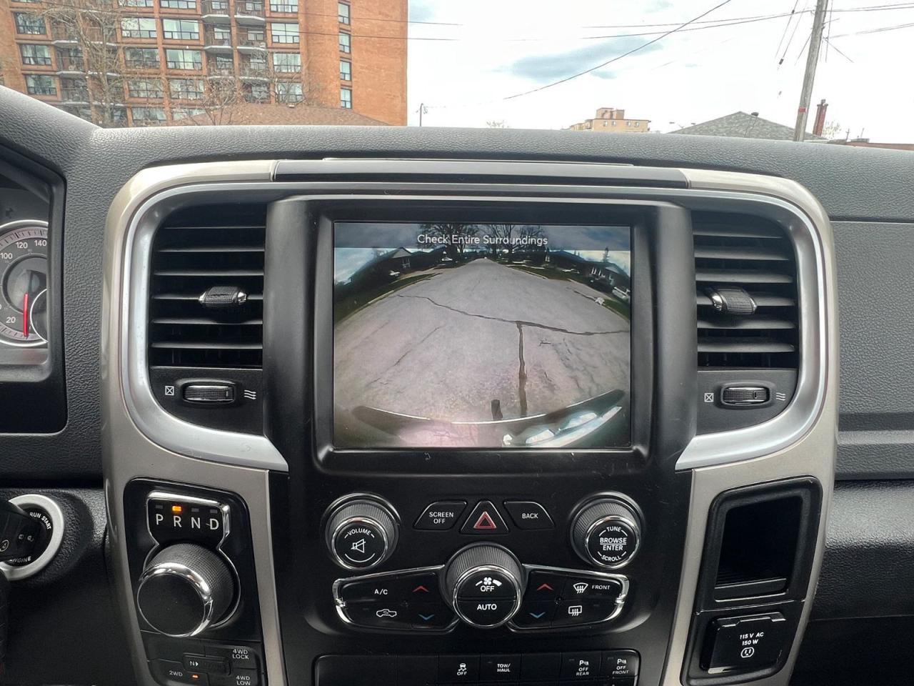 2017 RAM 1500 SLT Crew Cab SWB 4WD - Photo #10
