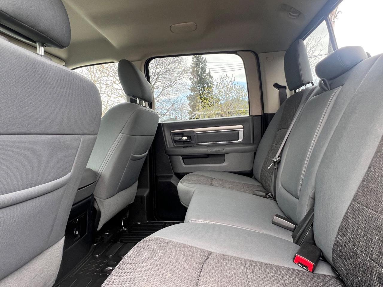 2017 RAM 1500 SLT Crew Cab SWB 4WD - Photo #14