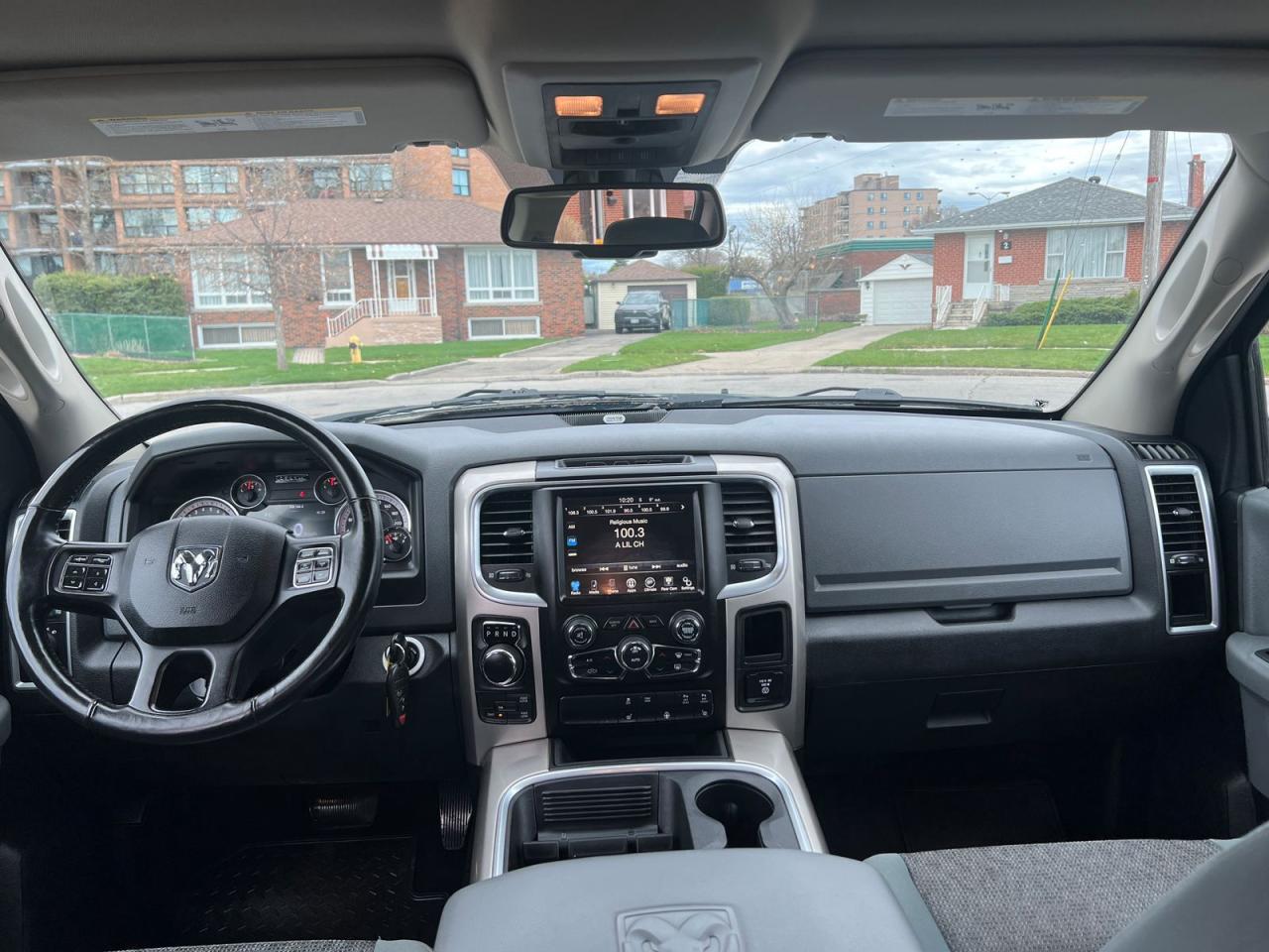 2017 RAM 1500 SLT Crew Cab SWB 4WD - Photo #19