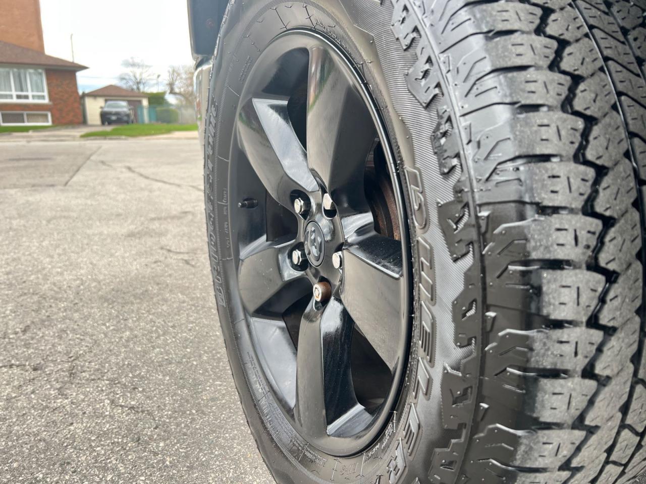 2017 RAM 1500 SLT Crew Cab SWB 4WD - Photo #20