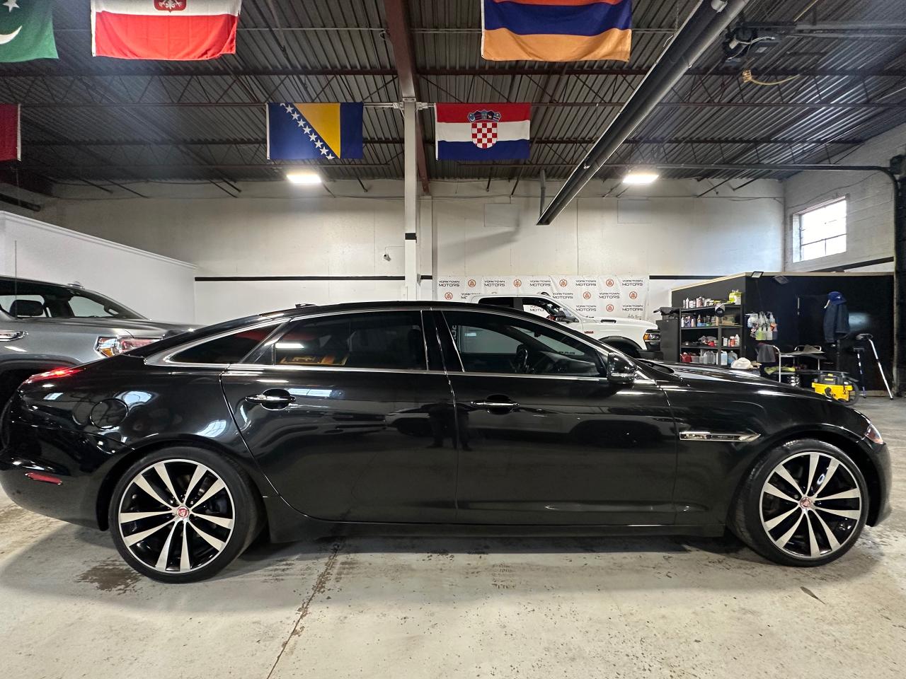 2019 Jaguar XJ XJL Portfolio LWB AWD - Photo #7