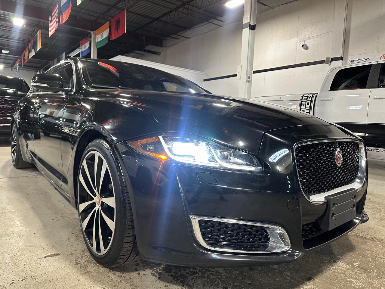 2019 Jaguar XJ XJL Portfolio LWB AWD - Photo #4