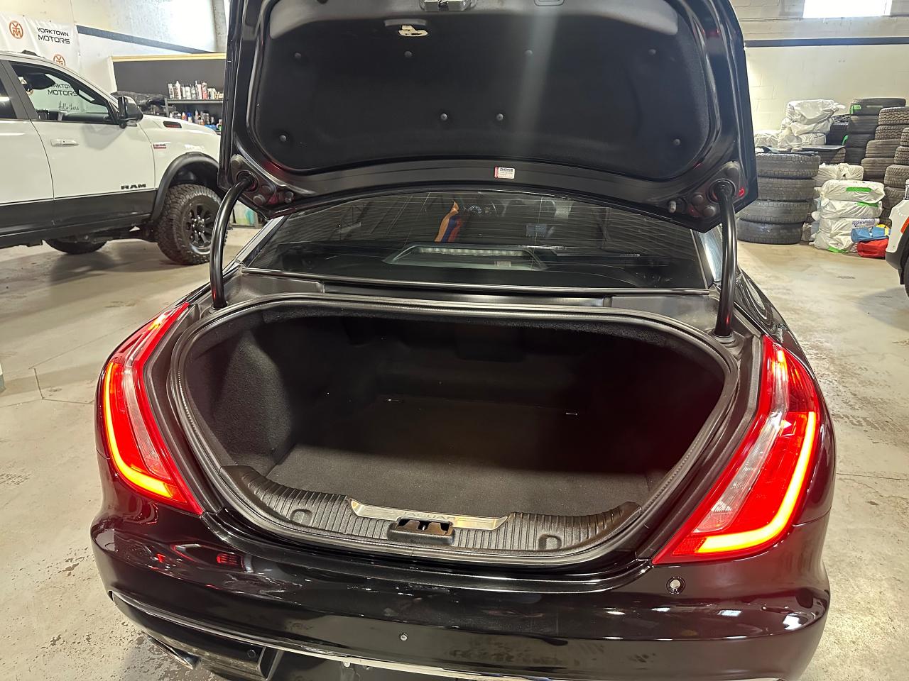 2019 Jaguar XJ XJL Portfolio LWB AWD - Photo #27