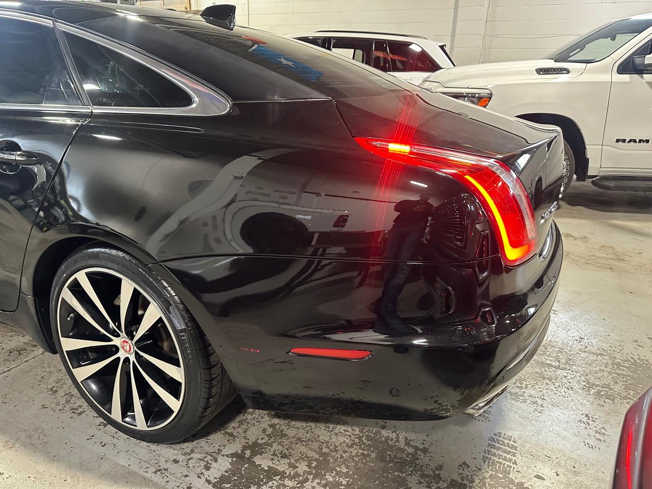 2019 Jaguar XJ XJL Portfolio LWB AWD - Photo #29