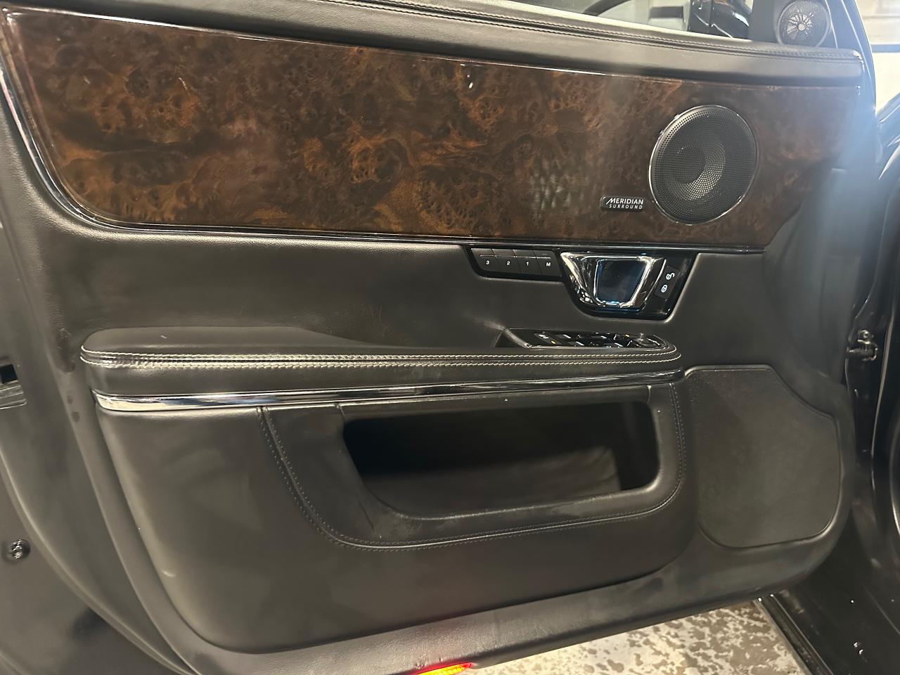2019 Jaguar XJ XJL Portfolio LWB AWD - Photo #35