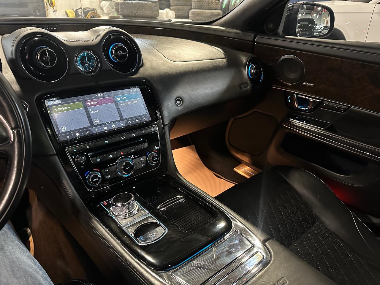 2019 Jaguar XJ XJL Portfolio LWB AWD - Photo #44
