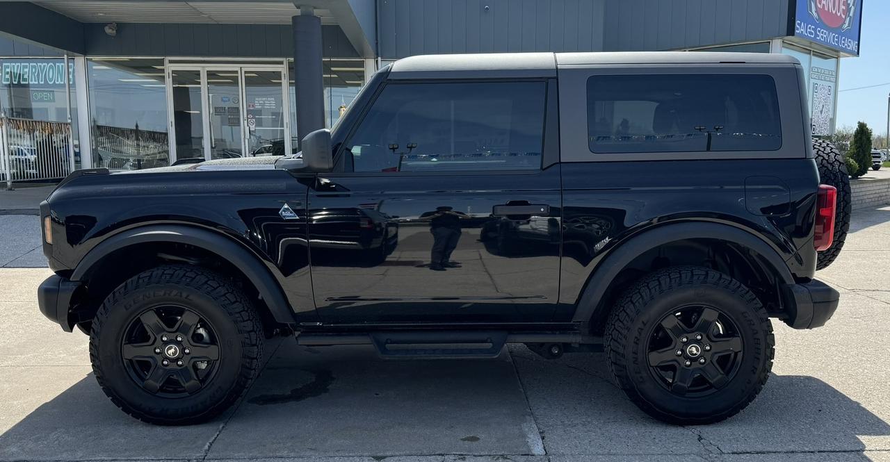 2024 Ford Bronco Black Diamond Photo