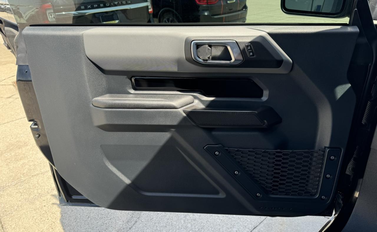 2024 Ford Bronco Black Diamond Photo