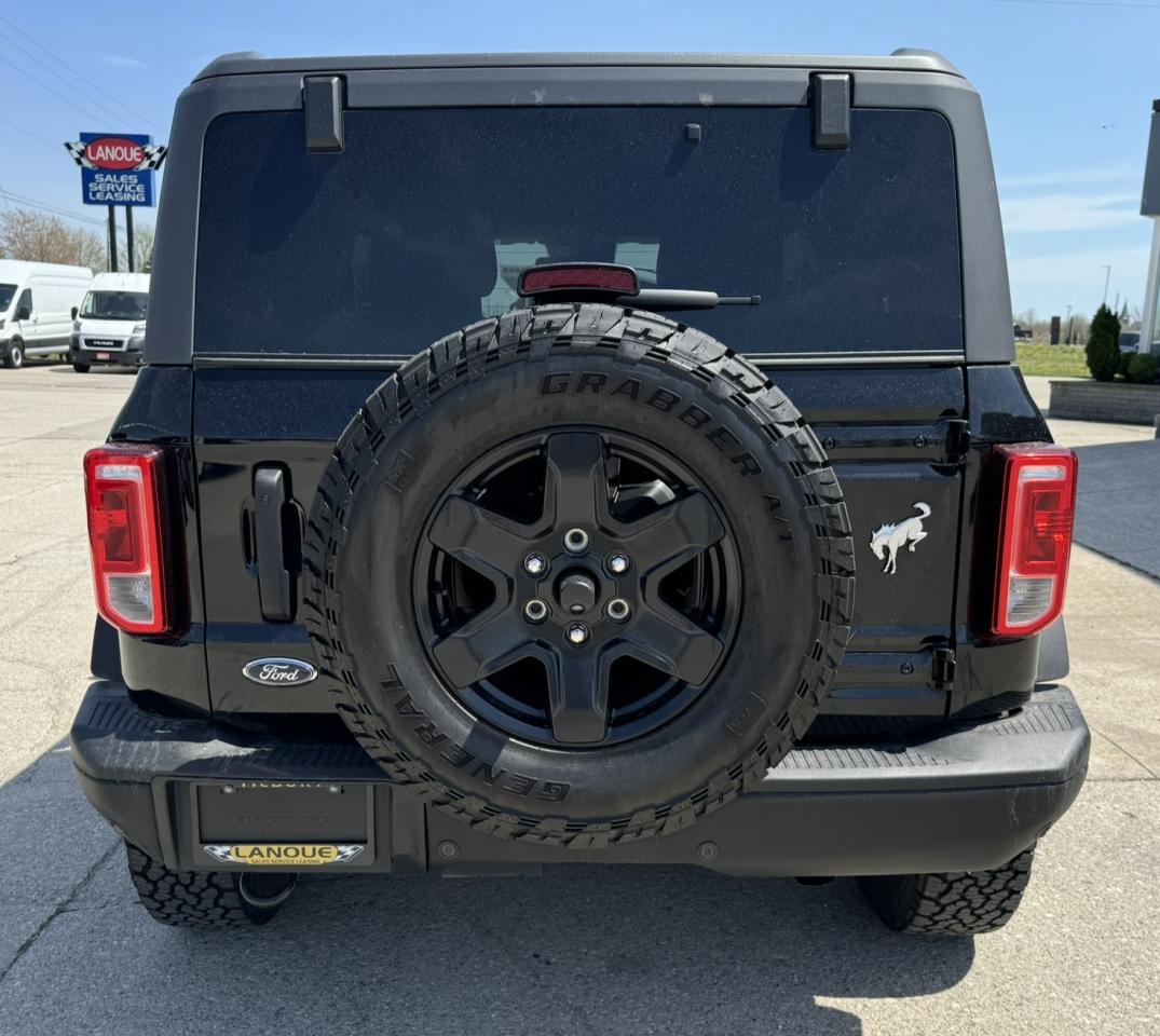 2024 Ford Bronco Black Diamond Photo