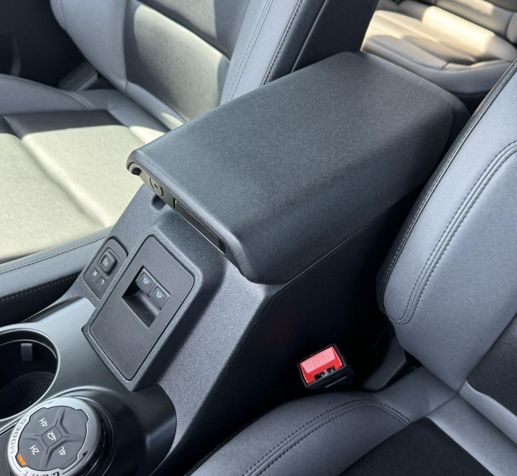 2024 Ford Bronco Black Diamond Photo