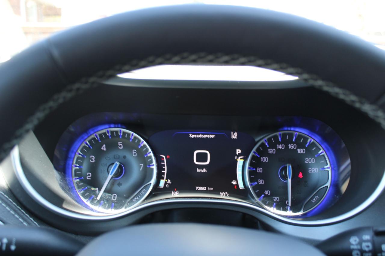 2023 Chrysler Pacifica Touring L - Photo #6