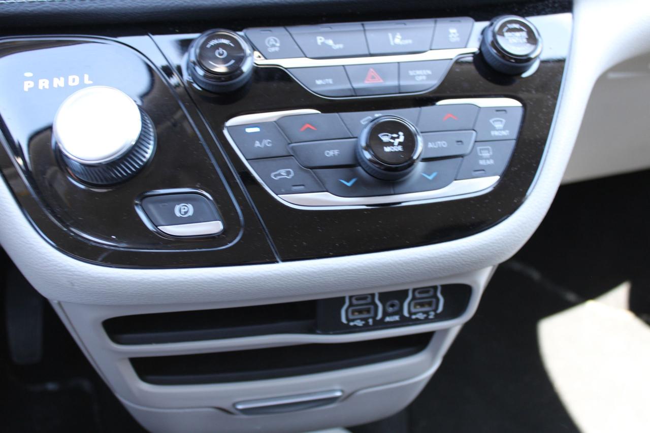 2023 Chrysler Pacifica Touring L - Photo #10