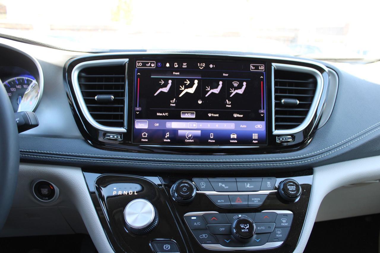 2023 Chrysler Pacifica Touring L - Photo #14