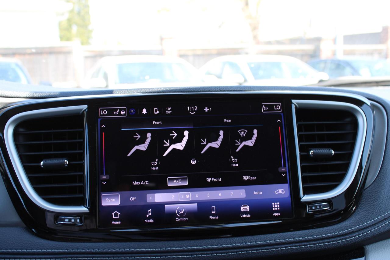2023 Chrysler Pacifica Touring L - Photo #15
