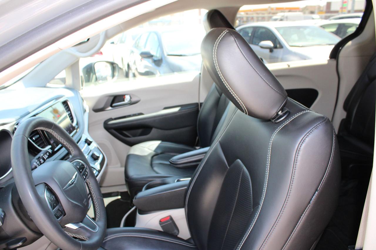 2023 Chrysler Pacifica Touring L - Photo #16