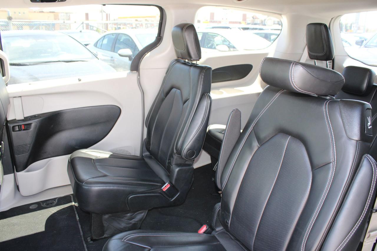 2023 Chrysler Pacifica Touring L - Photo #19