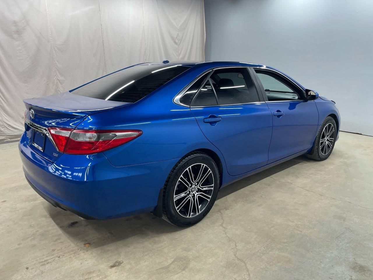 2016 Toyota Camry SPECIAL EDITION Photo25