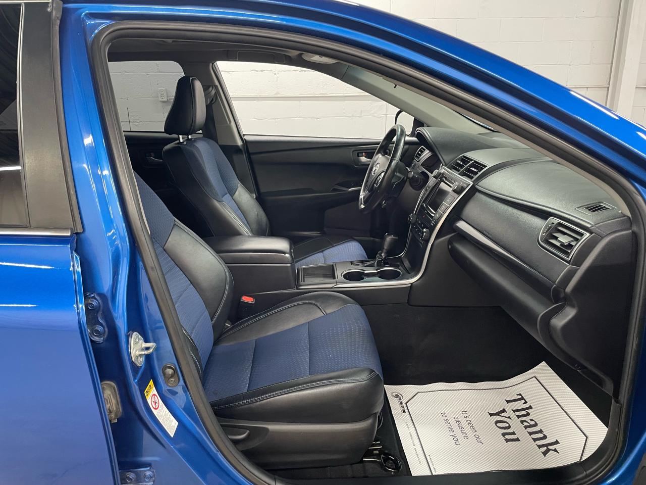 2016 Toyota Camry SPECIAL EDITION Photo29