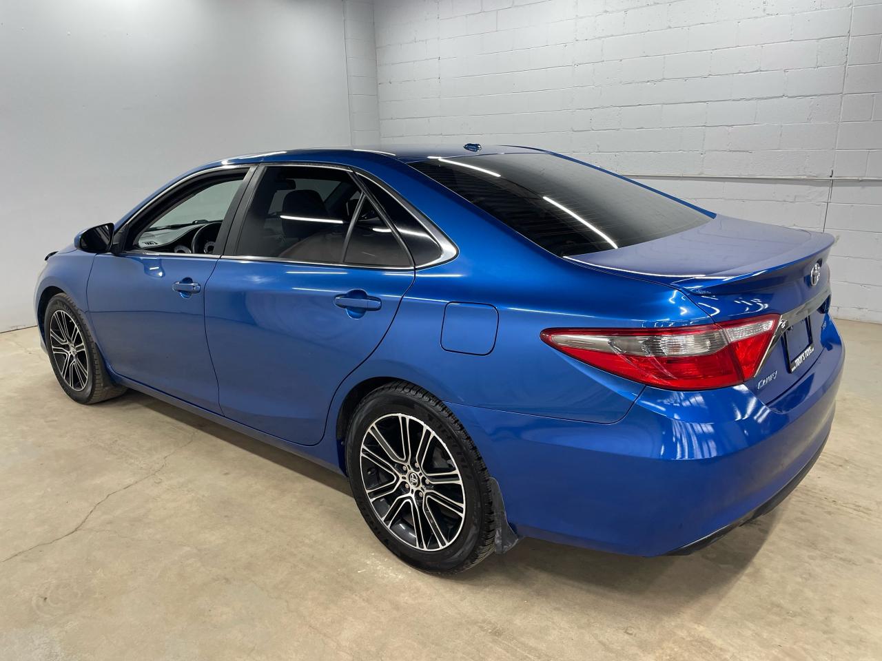 2016 Toyota Camry SPECIAL EDITION Photo4