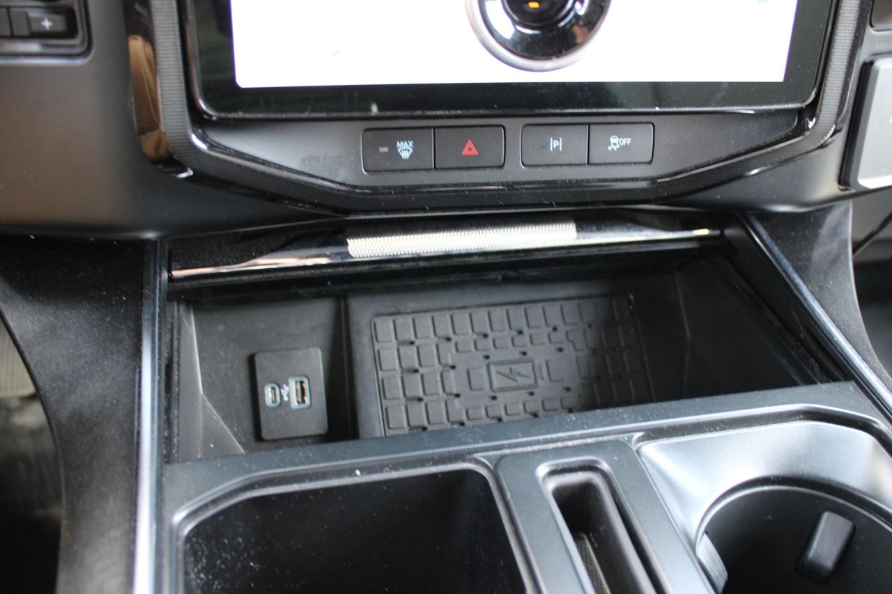 2023 Ford F-150 Lightning Platinum - Photo #20