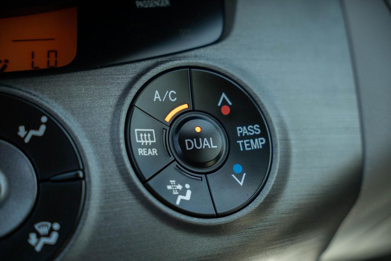 2009 Toyota RAV4 LIMITED  - Photo #41