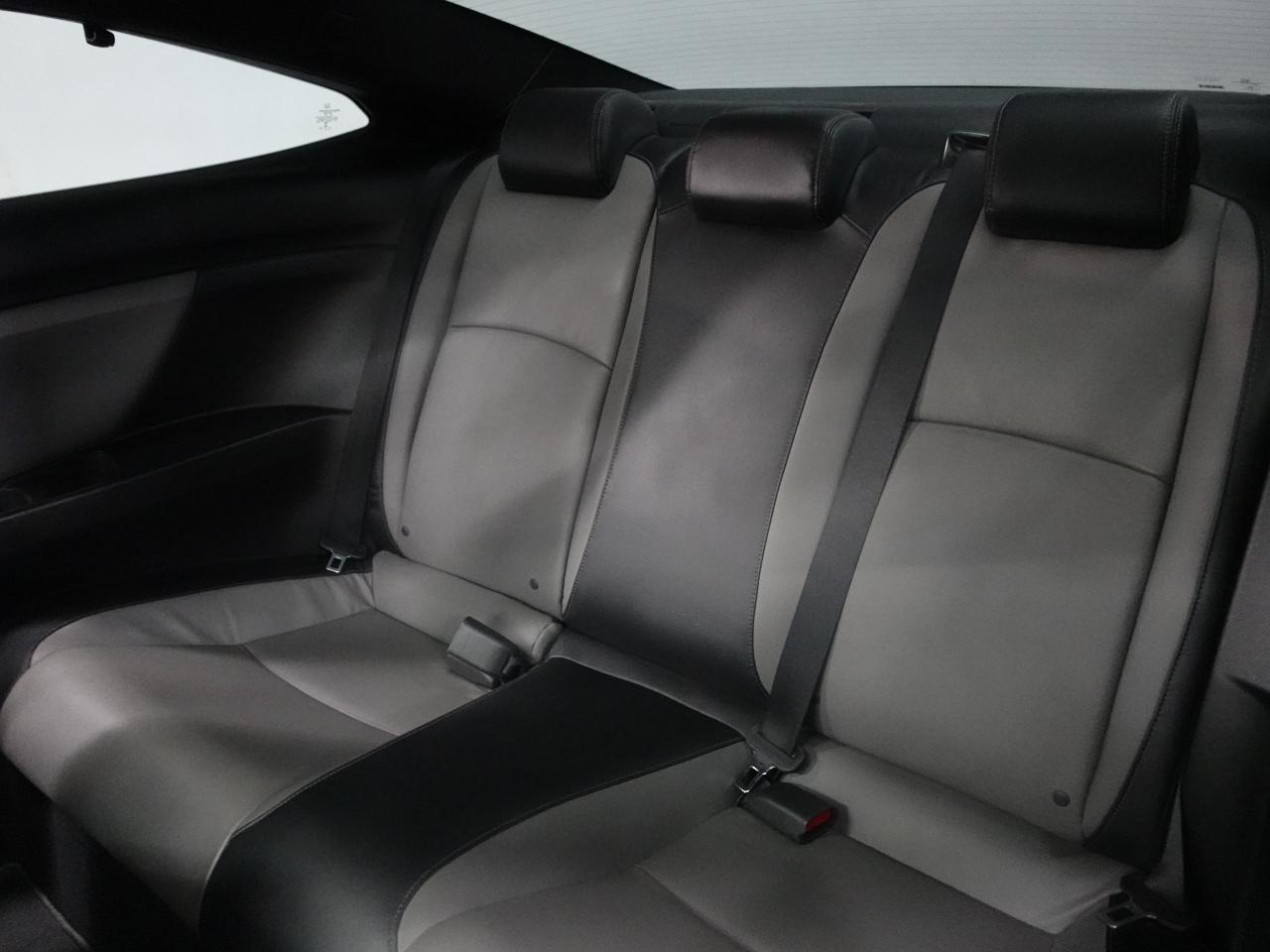 2016 Honda Civic COUPE TOURING | Nav | Leather | Sunroof | CarPlay
