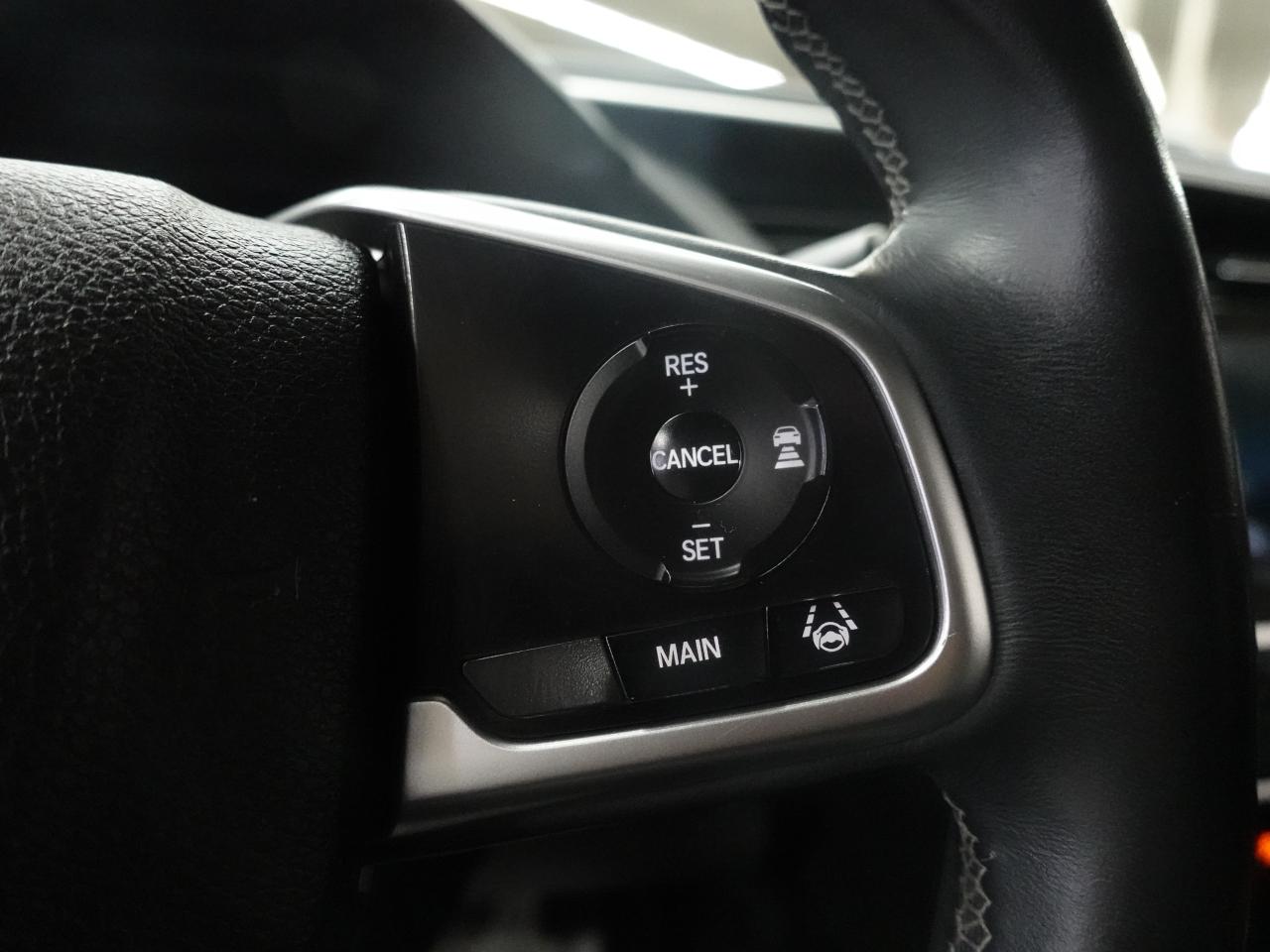 2016 Honda Civic COUPE TOURING | Nav | Leather | Sunroof | CarPlay
