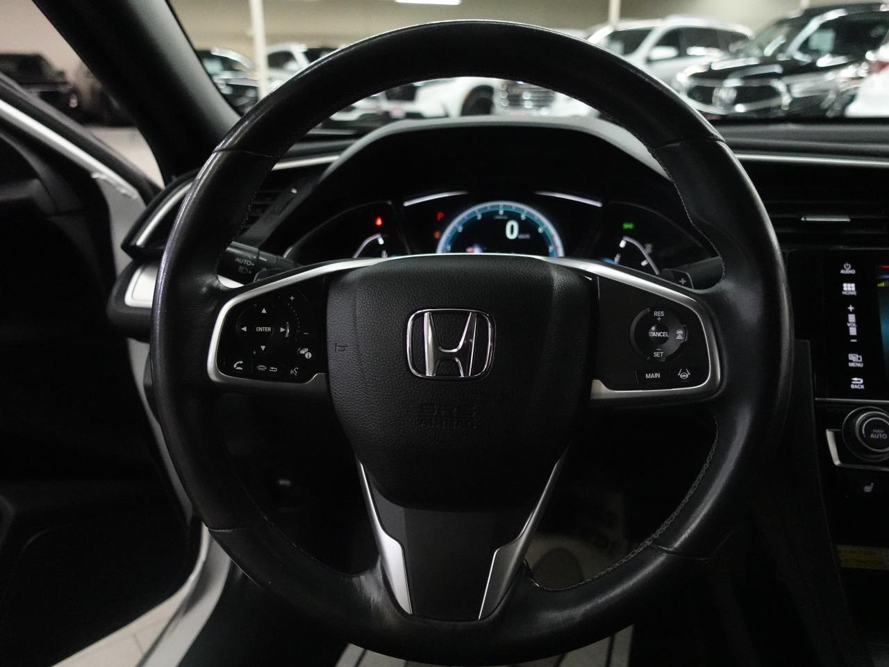 2016 Honda Civic COUPE TOURING | Nav | Leather | Sunroof | CarPlay