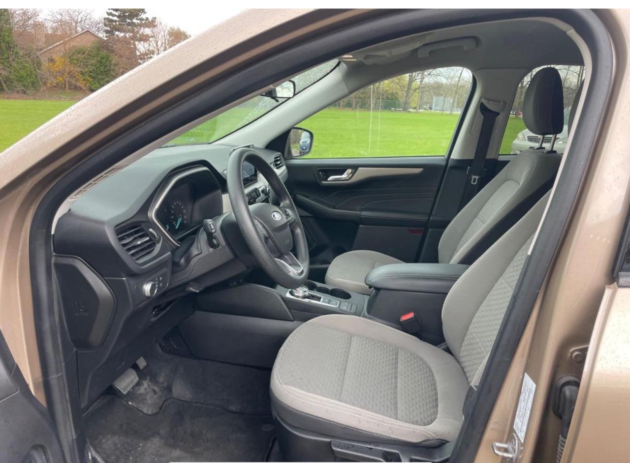 2021 Ford Escape SE - Photo #5