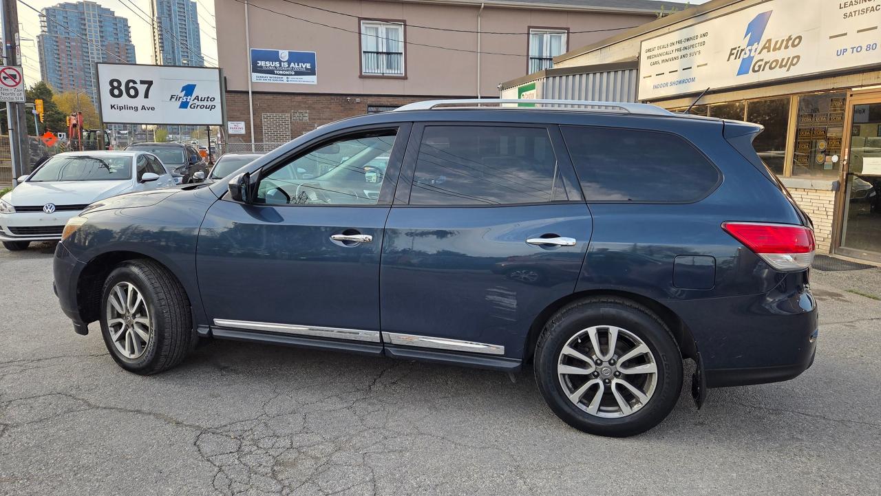 2014 Nissan Pathfinder SL - Photo #2