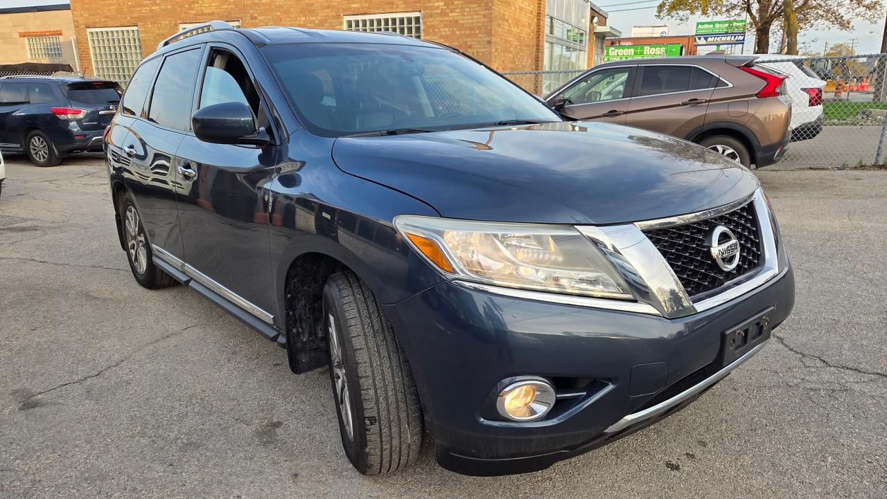 2014 Nissan Pathfinder SL - Photo #6
