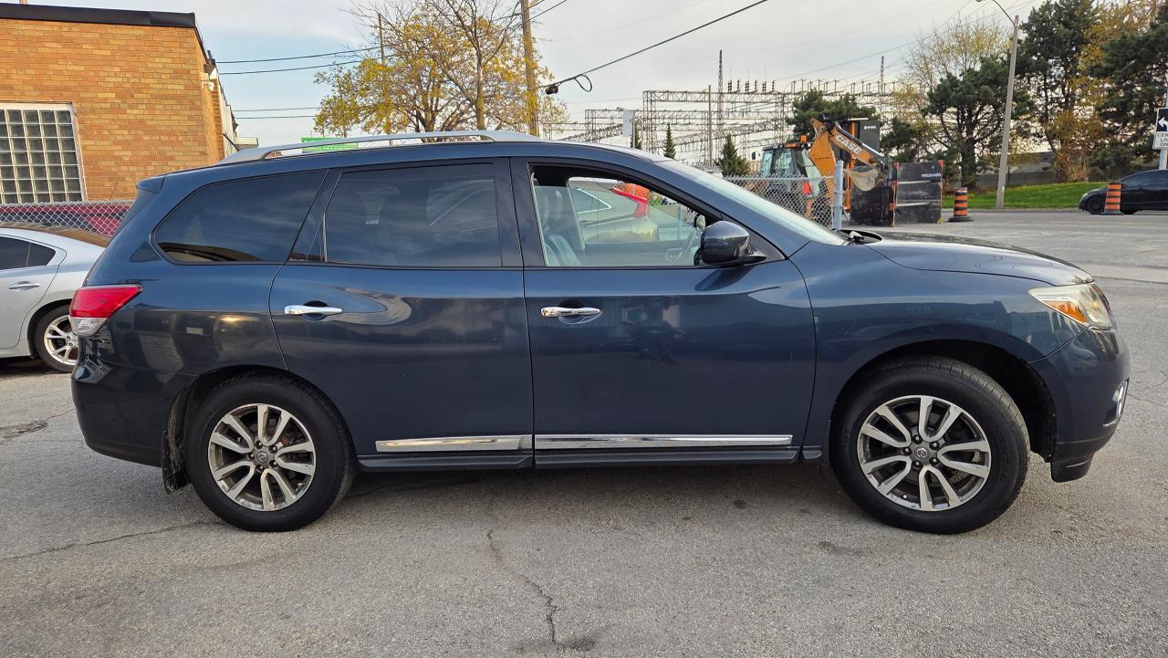 2014 Nissan Pathfinder SL - Photo #5