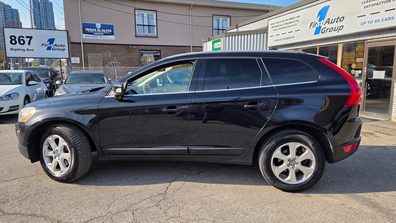 2013 Volvo XC60 T5 3.2L - Photo #2