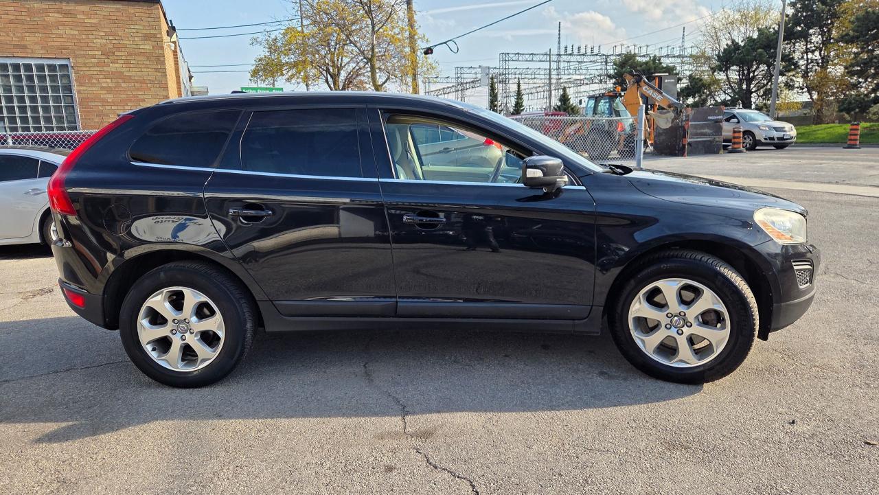 2013 Volvo XC60 T5 3.2L - Photo #5