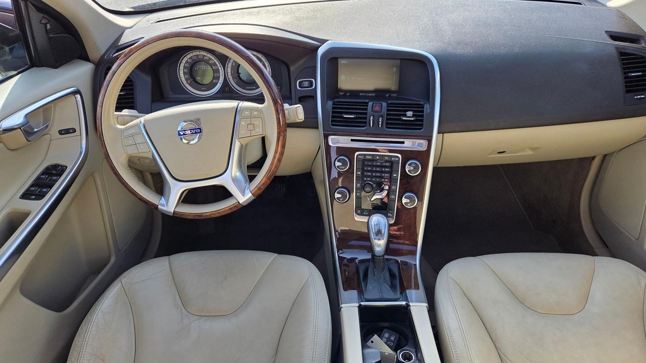 2013 Volvo XC60 T5 3.2L - Photo #11