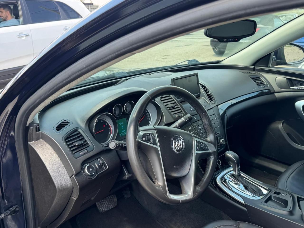 2011 Buick Regal CXL, LEATHER, LOADED, 4 CYL, ONLY 51KMS, CERTIFIED - Photo #10